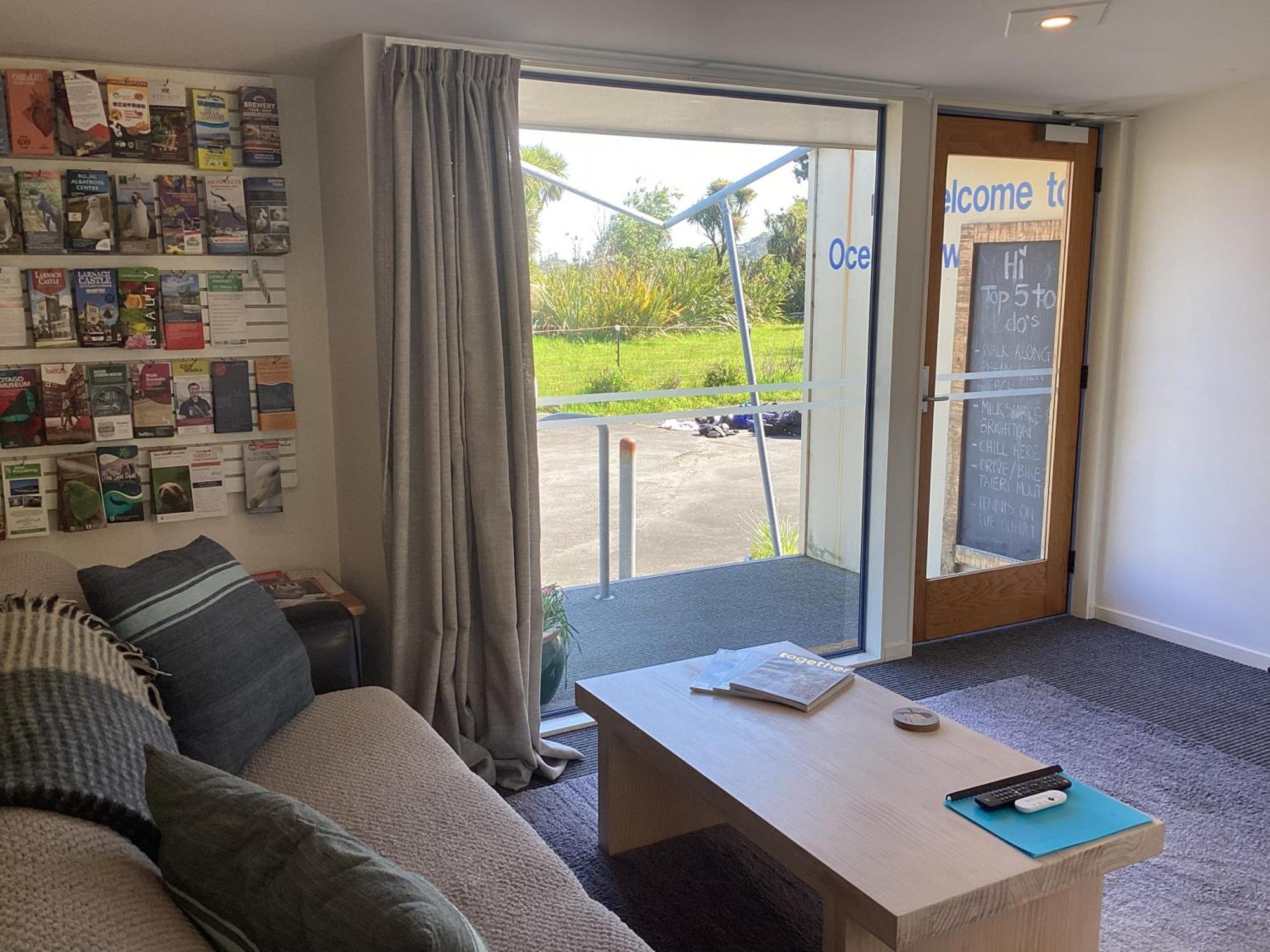 Stay In School By The Sea Dunedin Extérieur photo